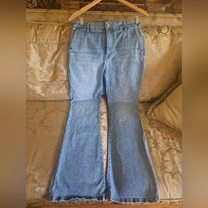NWOT Kut from the Kloth Mid-Rise Blue Flare Wide Leg Jeans